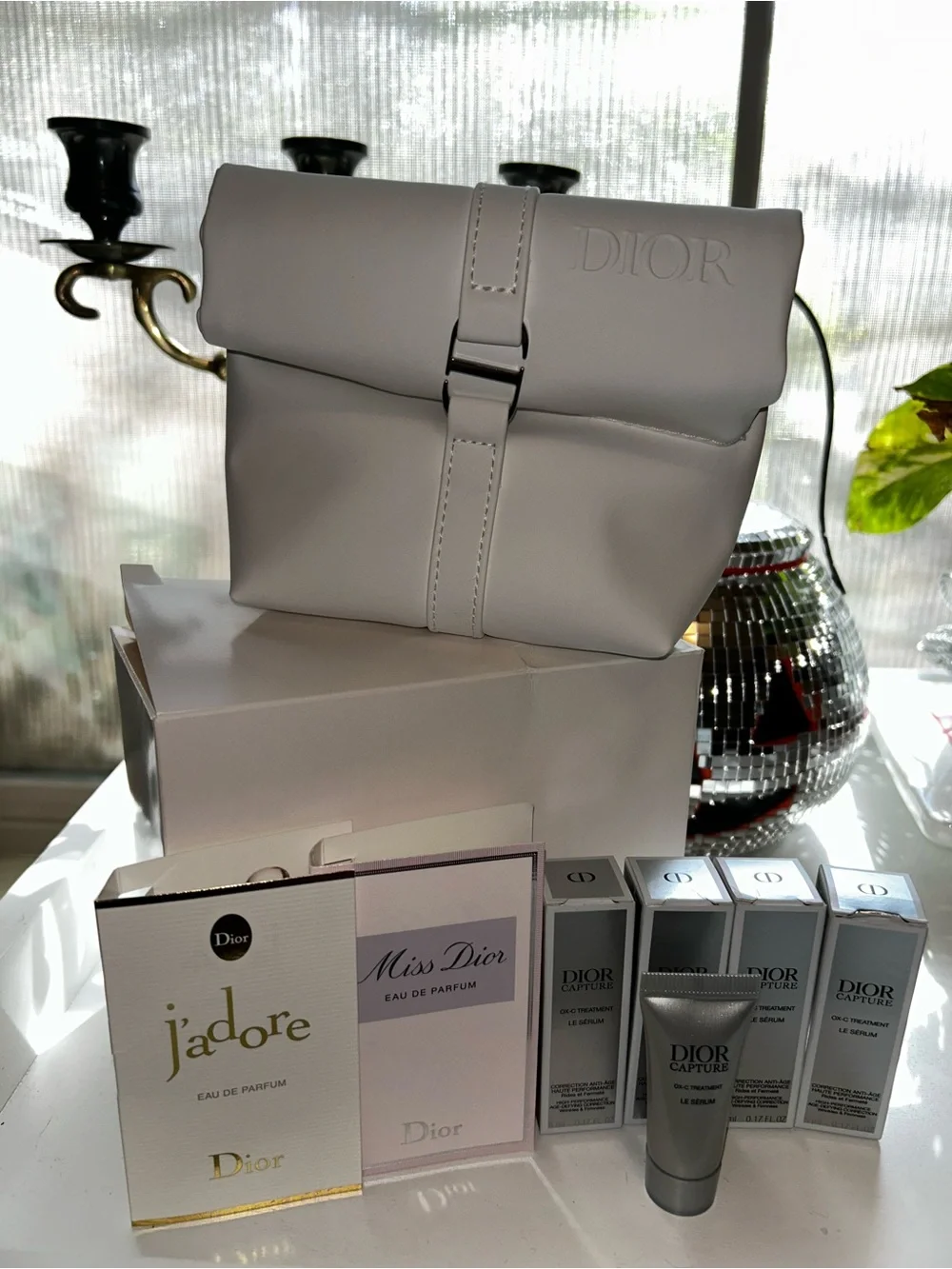 Dior White Cosmetic Pouch w/beauty Minis